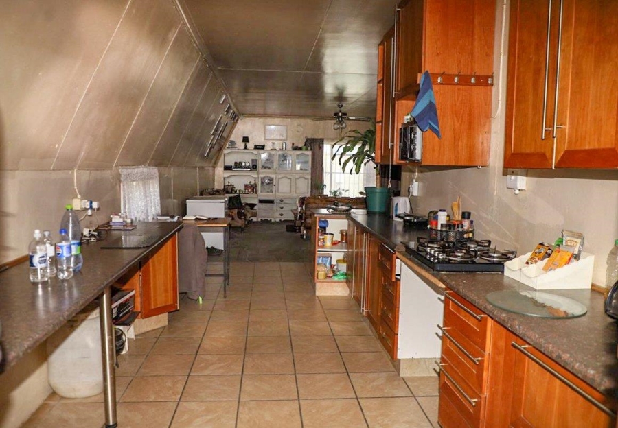 6 Bedroom Property for Sale in Koppies Rural Free State